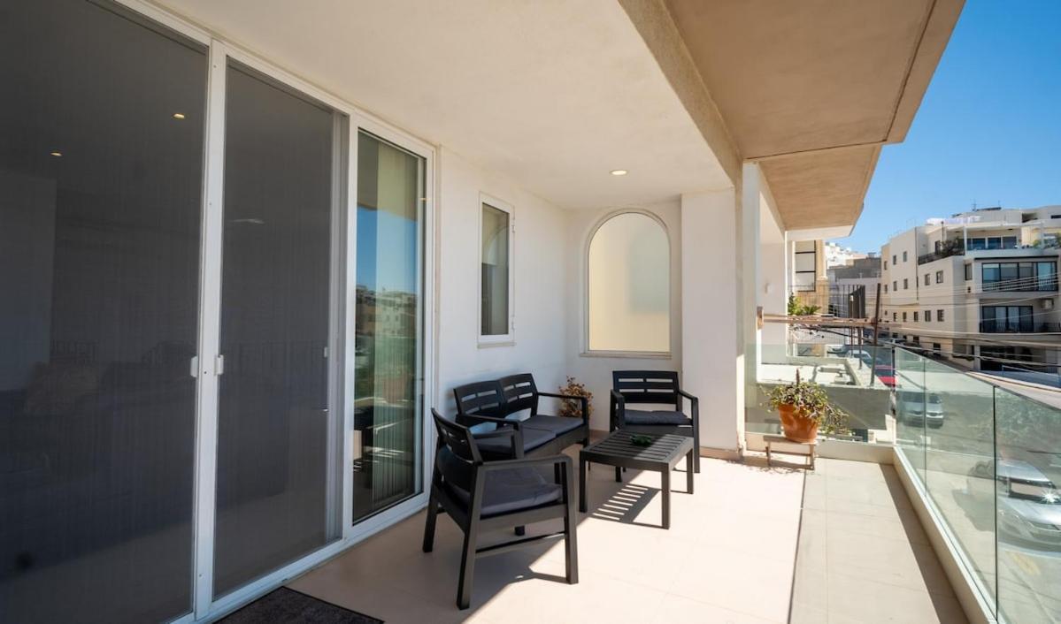 Seaview Rooftop, 3 Bed, 2 Bath