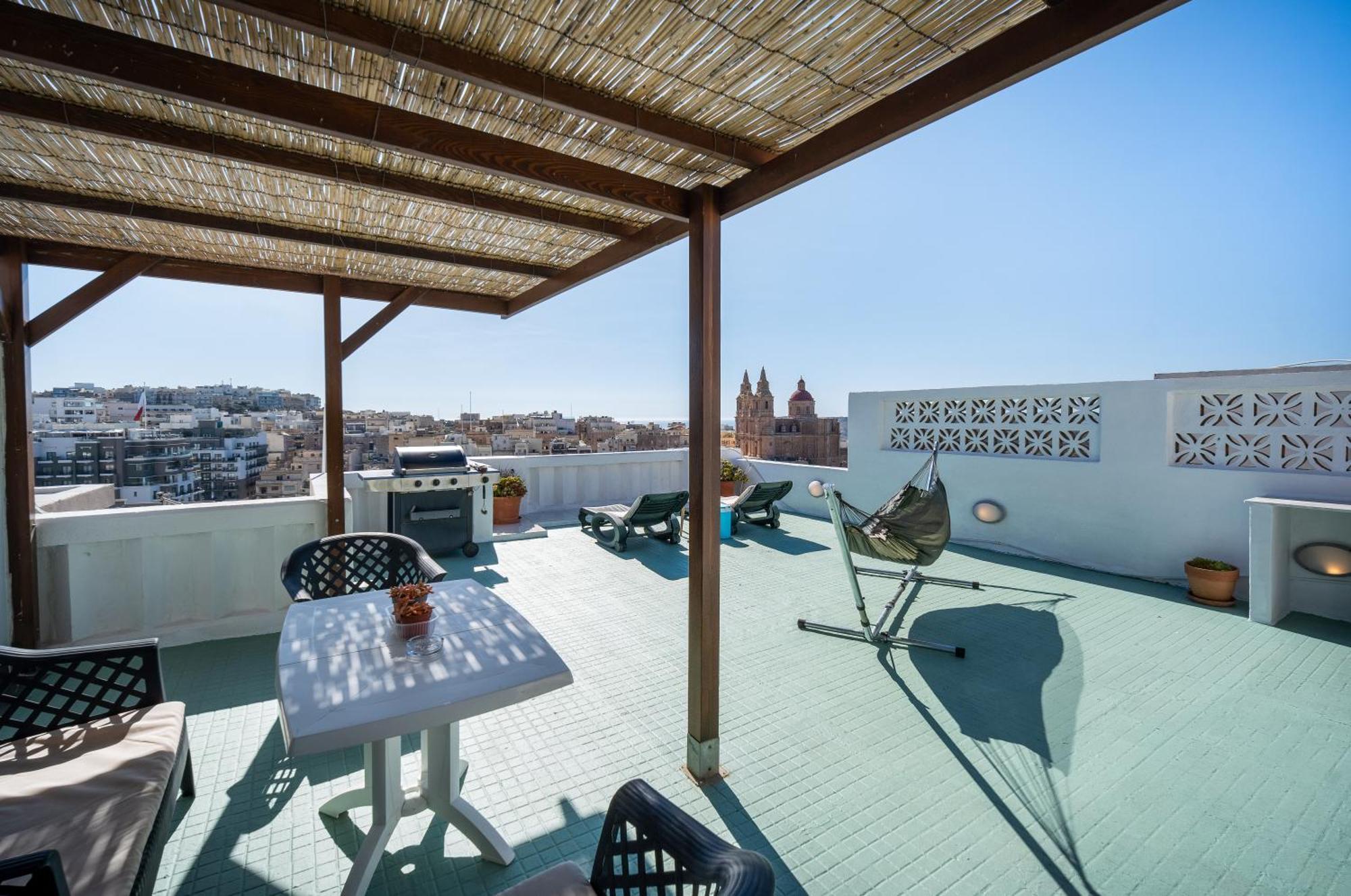 Seaview Rooftop, 3 Bed, 2 Bath Holiday home Mellieha